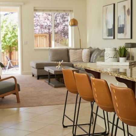 New Upscale House, Tahoe 30-Min W/ Cal King Reno Bagian luar foto