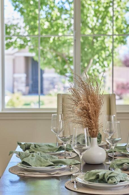 New Upscale House, Tahoe 30-Min W/ Cal King Reno Bagian luar foto