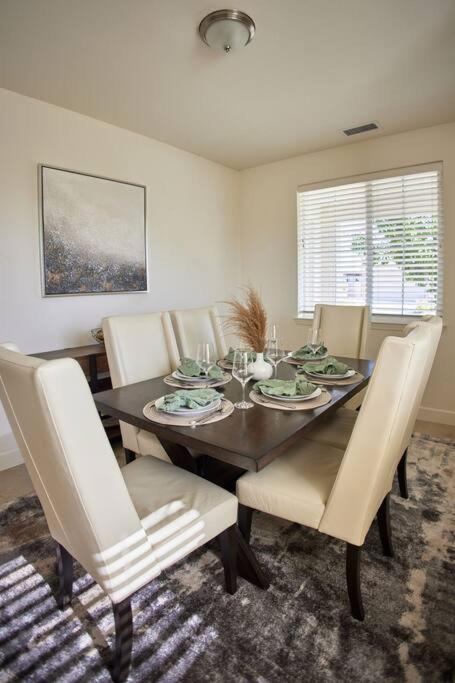 New Upscale House, Tahoe 30-Min W/ Cal King Reno Bagian luar foto