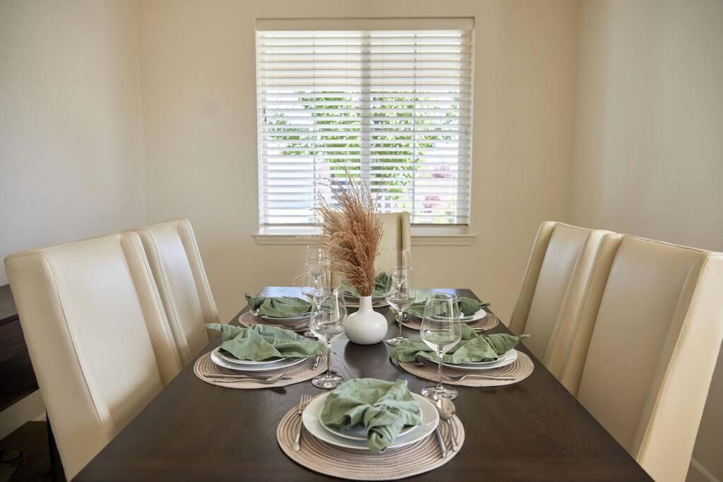 New Upscale House, Tahoe 30-Min W/ Cal King Reno Bagian luar foto