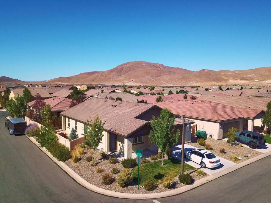 New Upscale House, Tahoe 30-Min W/ Cal King Reno Bagian luar foto