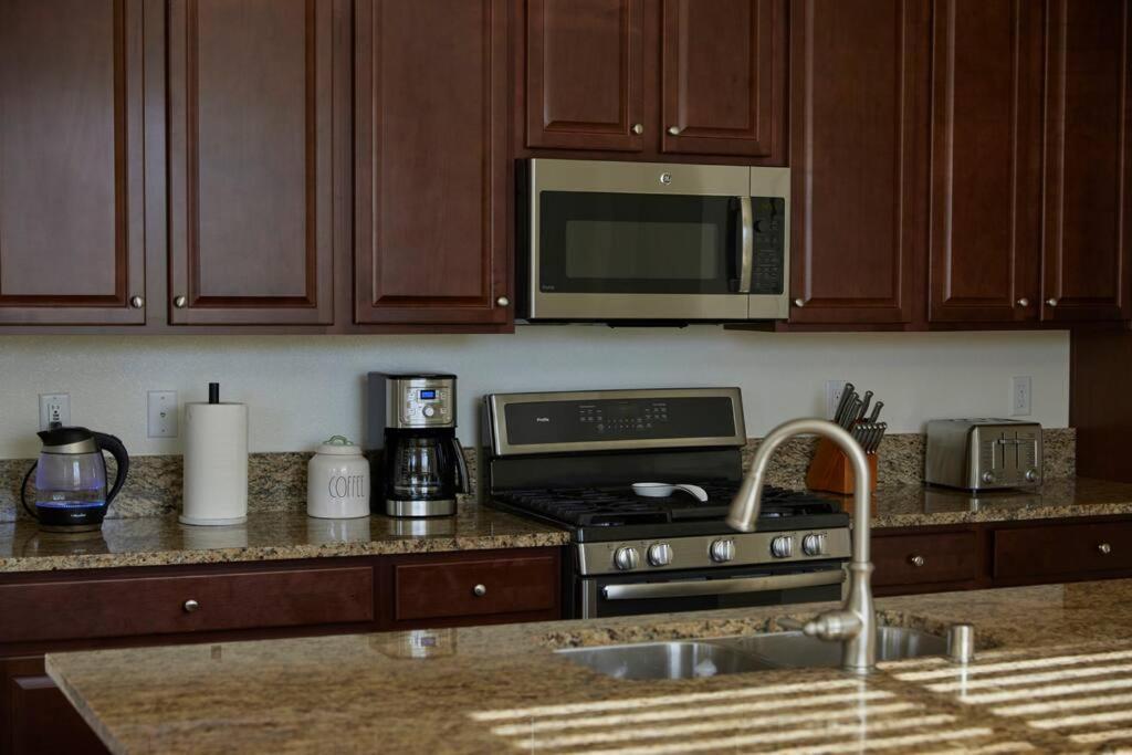 New Upscale House, Tahoe 30-Min W/ Cal King Reno Bagian luar foto
