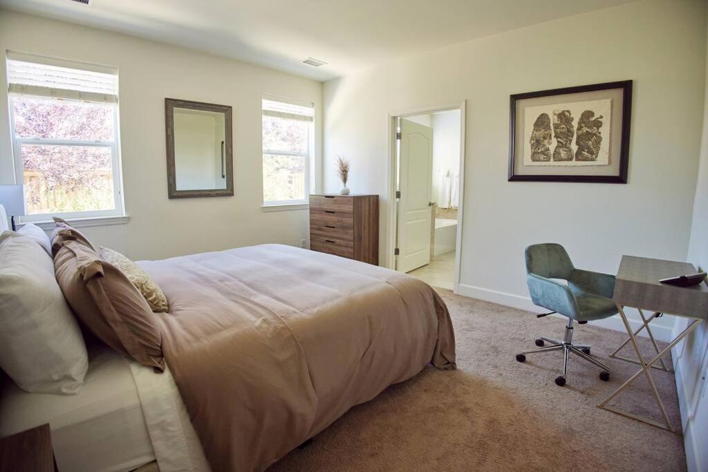 New Upscale House, Tahoe 30-Min W/ Cal King Reno Bagian luar foto
