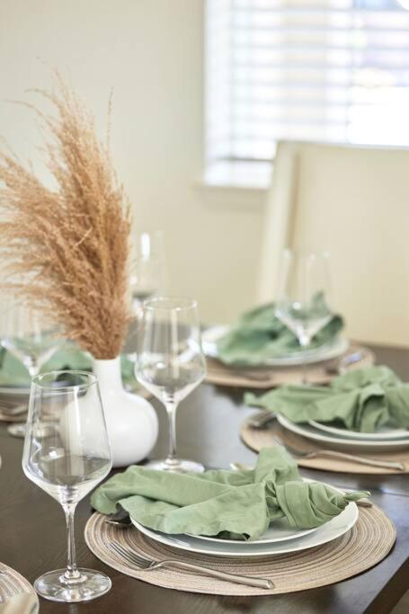 New Upscale House, Tahoe 30-Min W/ Cal King Reno Bagian luar foto