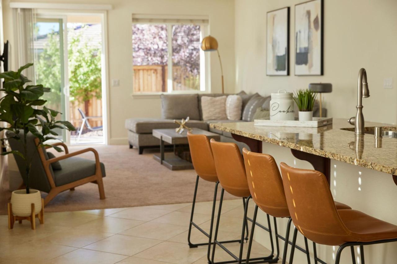 New Upscale House, Tahoe 30-Min W/ Cal King Reno Bagian luar foto