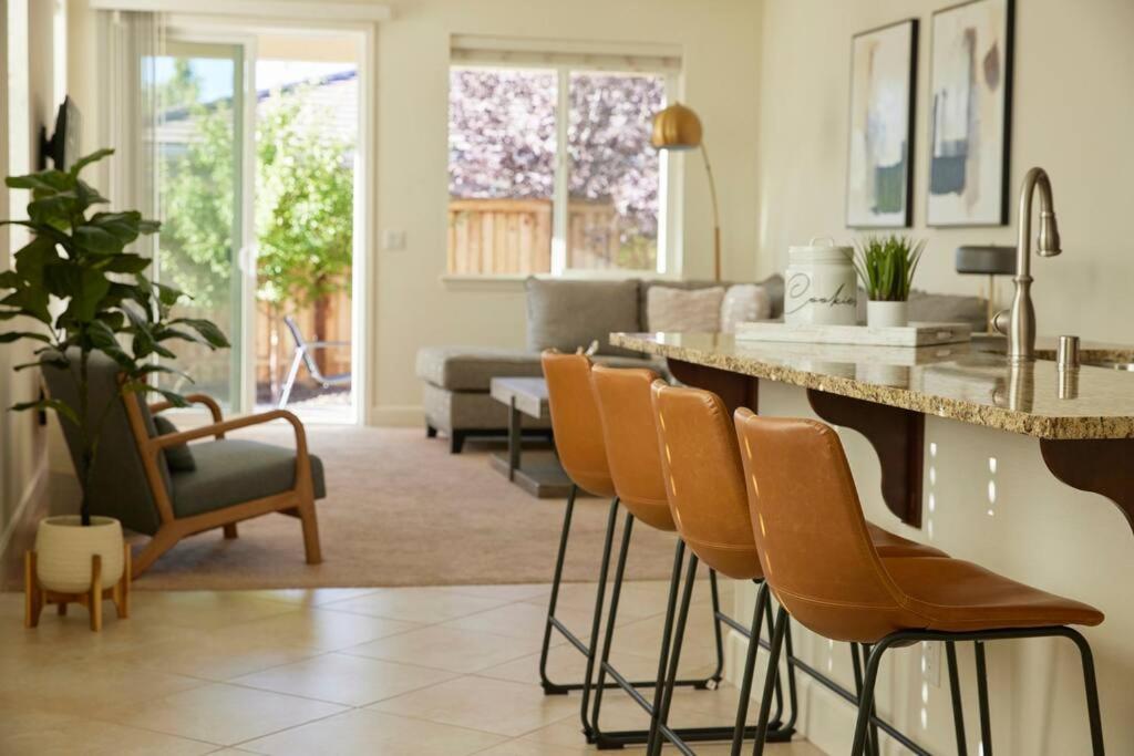 New Upscale House, Tahoe 30-Min W/ Cal King Reno Bagian luar foto