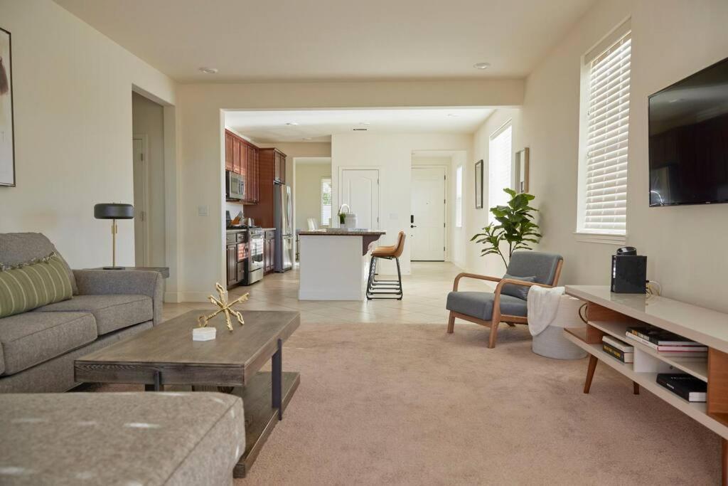 New Upscale House, Tahoe 30-Min W/ Cal King Reno Bagian luar foto