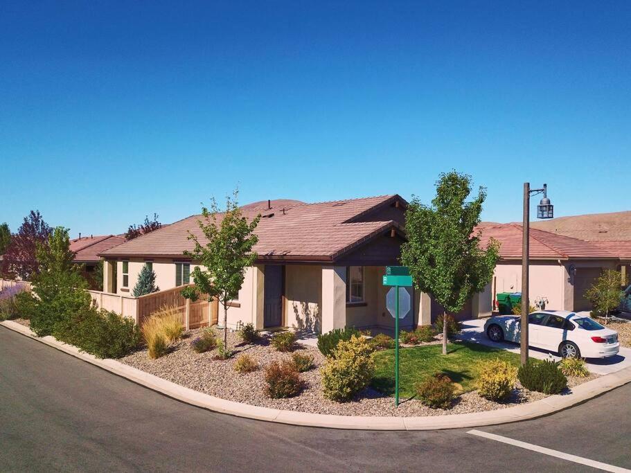 New Upscale House, Tahoe 30-Min W/ Cal King Reno Bagian luar foto