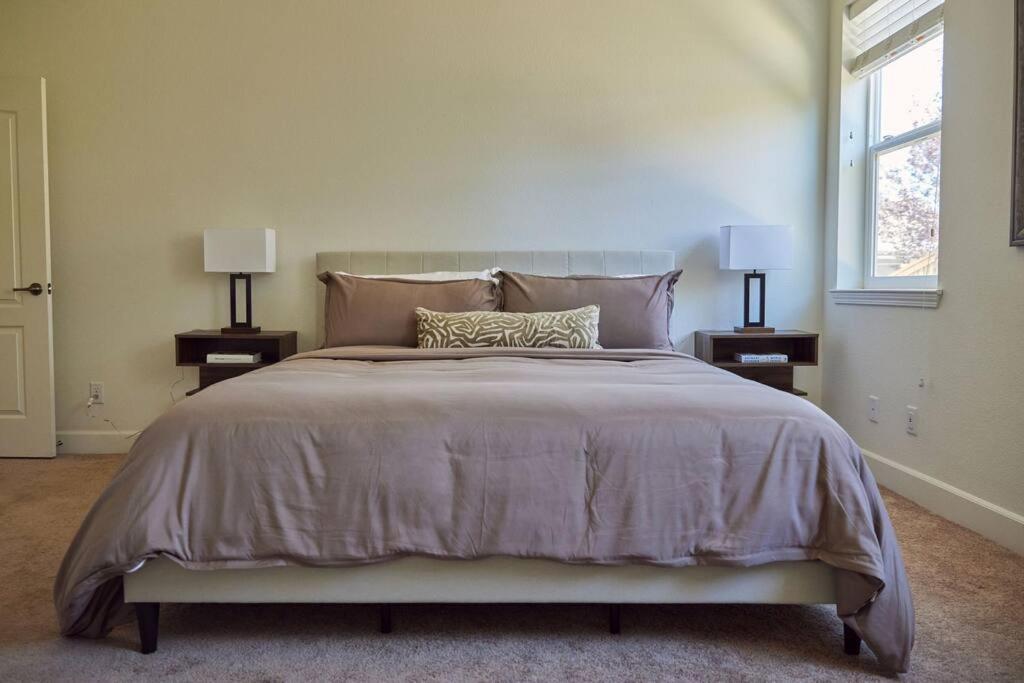 New Upscale House, Tahoe 30-Min W/ Cal King Reno Bagian luar foto